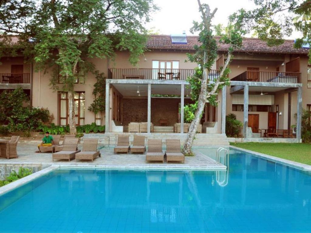 Roman Lake Ayurveda Boutique Resort Ахунгалла Экстерьер фото