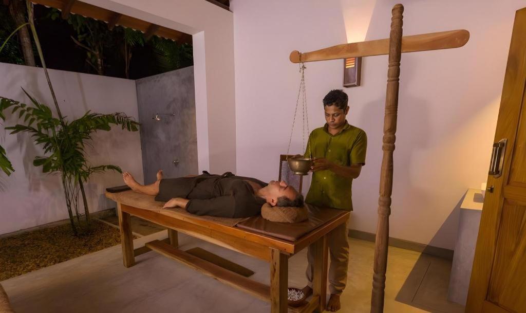 Roman Lake Ayurveda Boutique Resort Ахунгалла Экстерьер фото