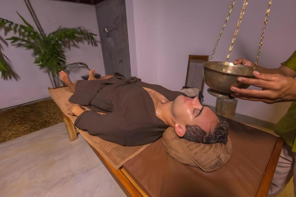 Roman Lake Ayurveda Boutique Resort Ахунгалла Экстерьер фото