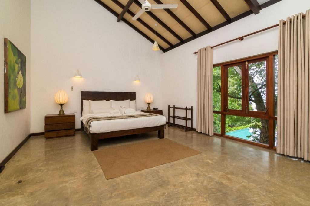 Roman Lake Ayurveda Boutique Resort Ахунгалла Экстерьер фото