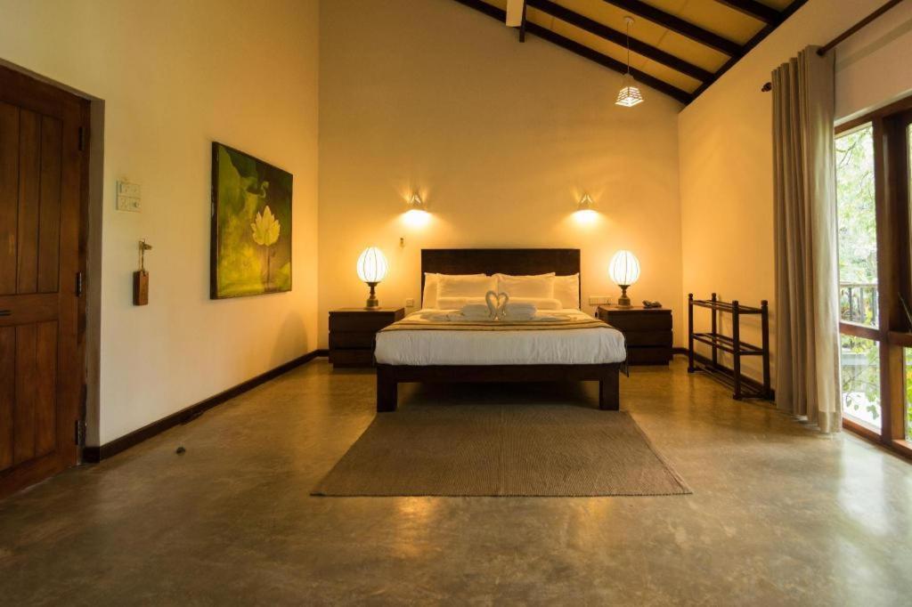 Roman Lake Ayurveda Boutique Resort Ахунгалла Экстерьер фото