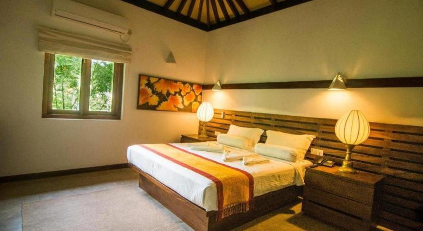 Roman Lake Ayurveda Boutique Resort Ахунгалла Экстерьер фото