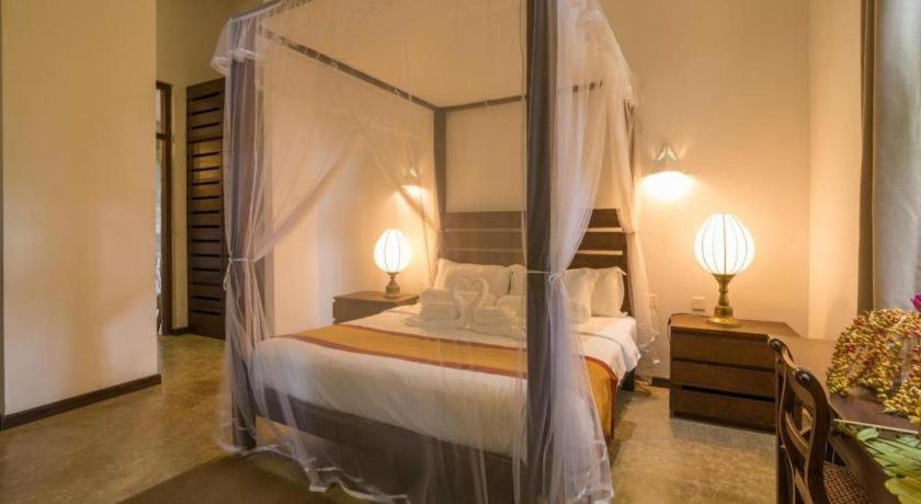 Roman Lake Ayurveda Boutique Resort Ахунгалла Экстерьер фото