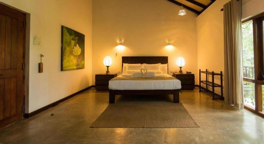 Roman Lake Ayurveda Boutique Resort Ахунгалла Экстерьер фото