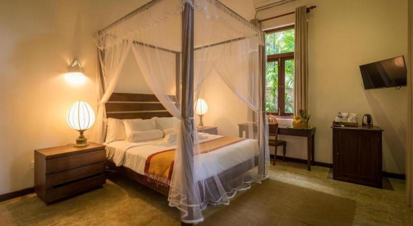 Roman Lake Ayurveda Boutique Resort Ахунгалла Экстерьер фото